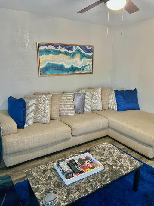Lovely 2-Bedroom Condo Next To At&T Stadium Arlington Exterior foto